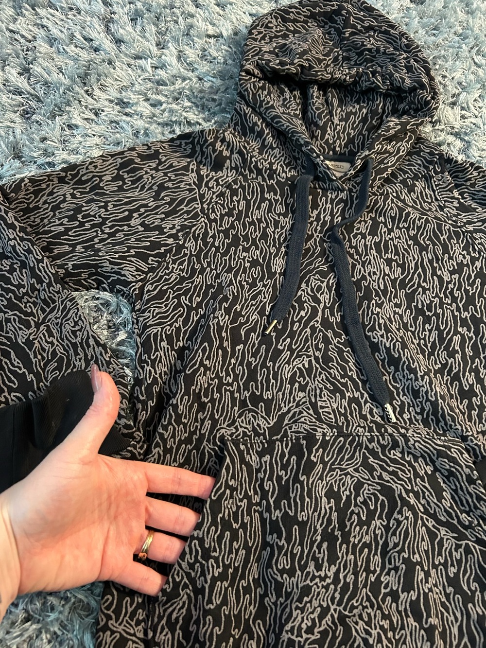 WEZC Black Patterned Hoodie Sweatshirt - Picture 2 of 4